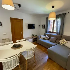 Acogedor Piso En Con Piscina Sort